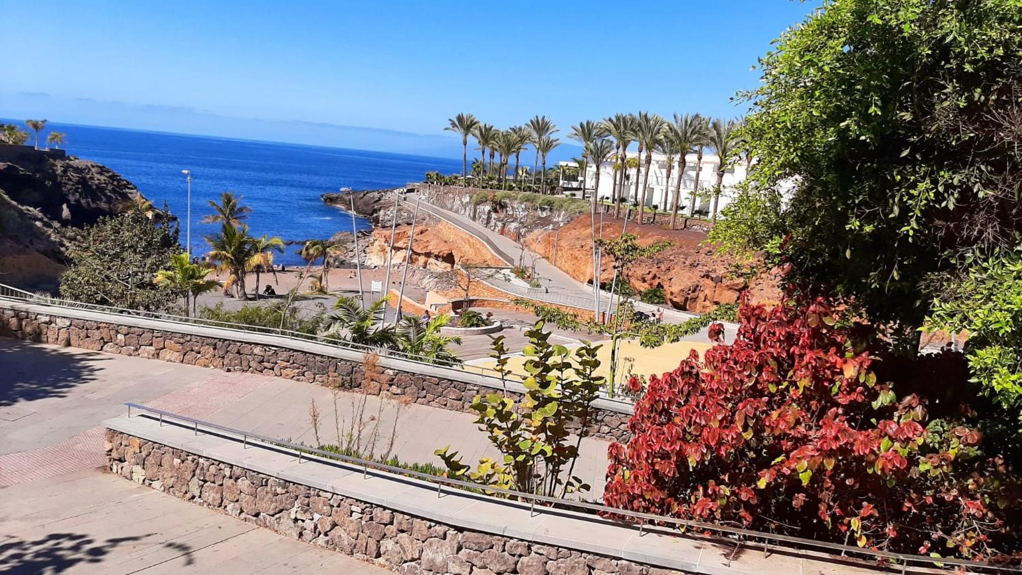 Blue Bay Paradise - Beach Front Apartment With Sea View Playa Paraiso  Exteriér fotografie